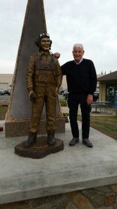 bud and his statue